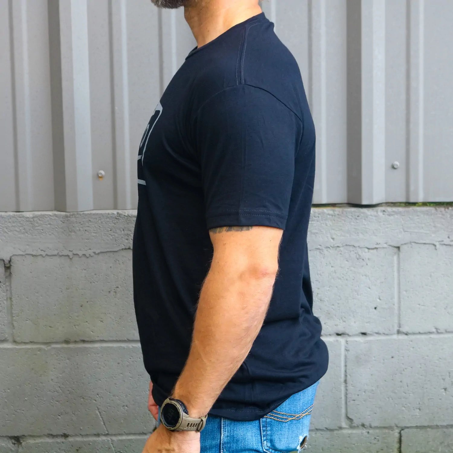 Live Armed Men's Graphic T-Shirt