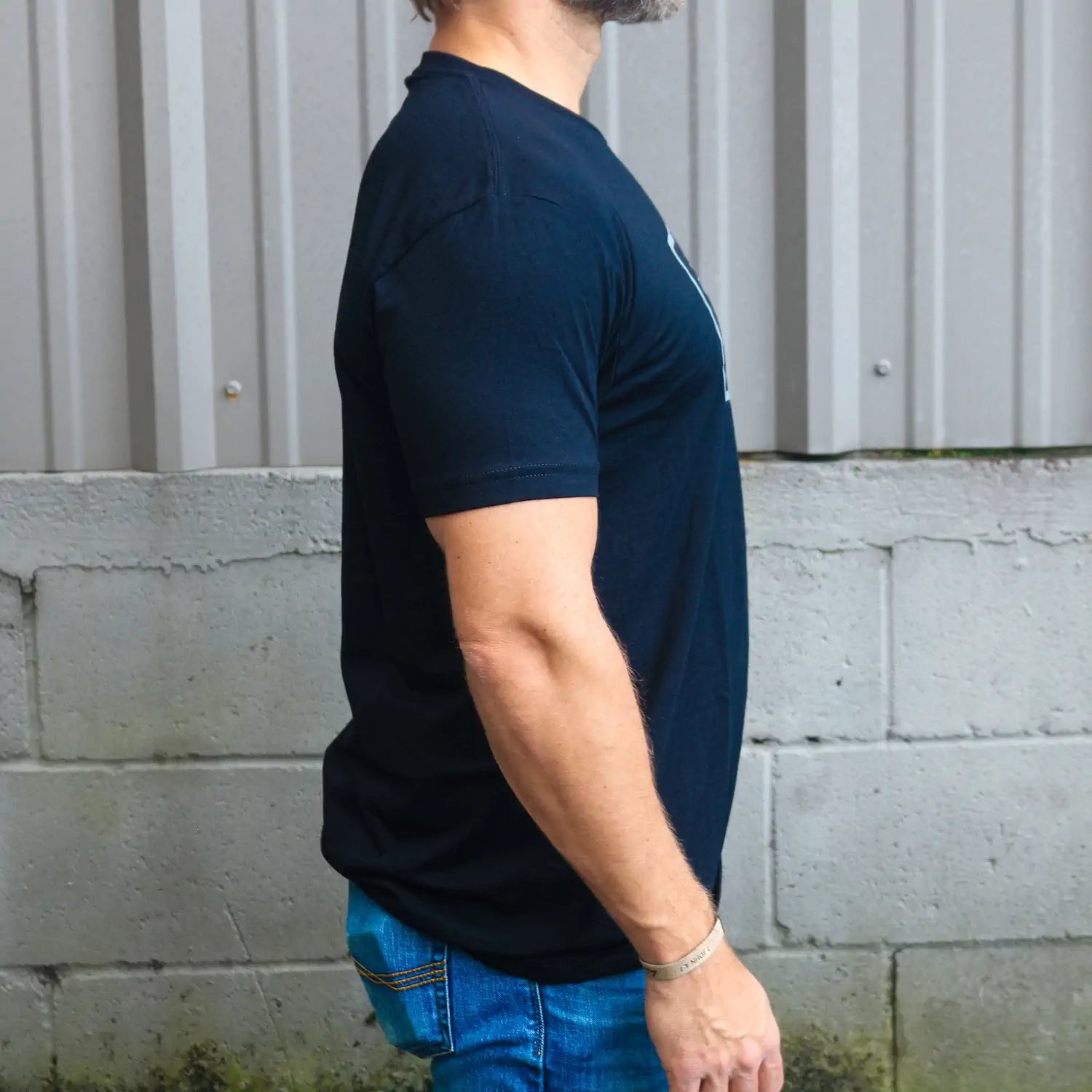 Live Armed Men's Graphic T-Shirt