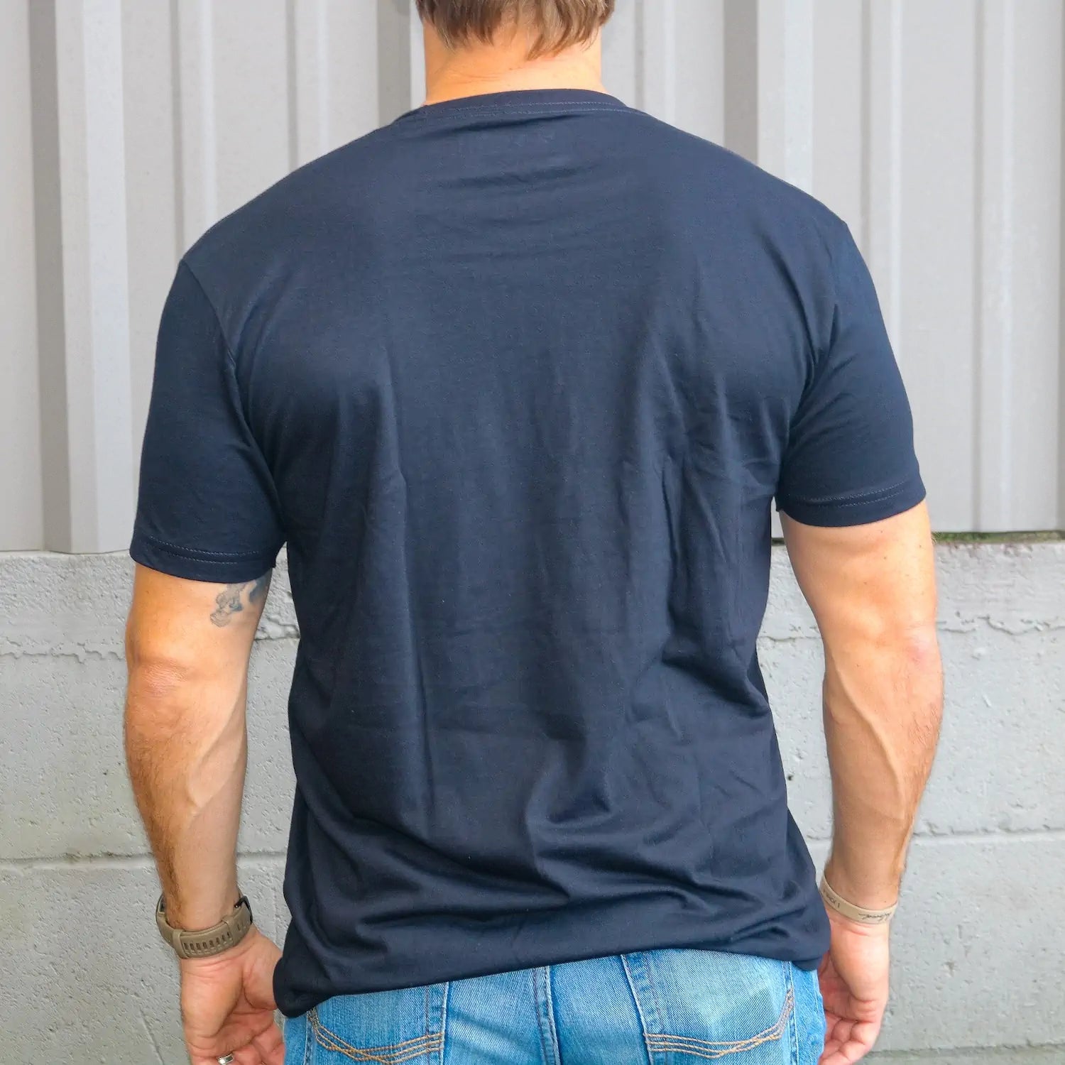 Live Armed Men's Graphic T-Shirt