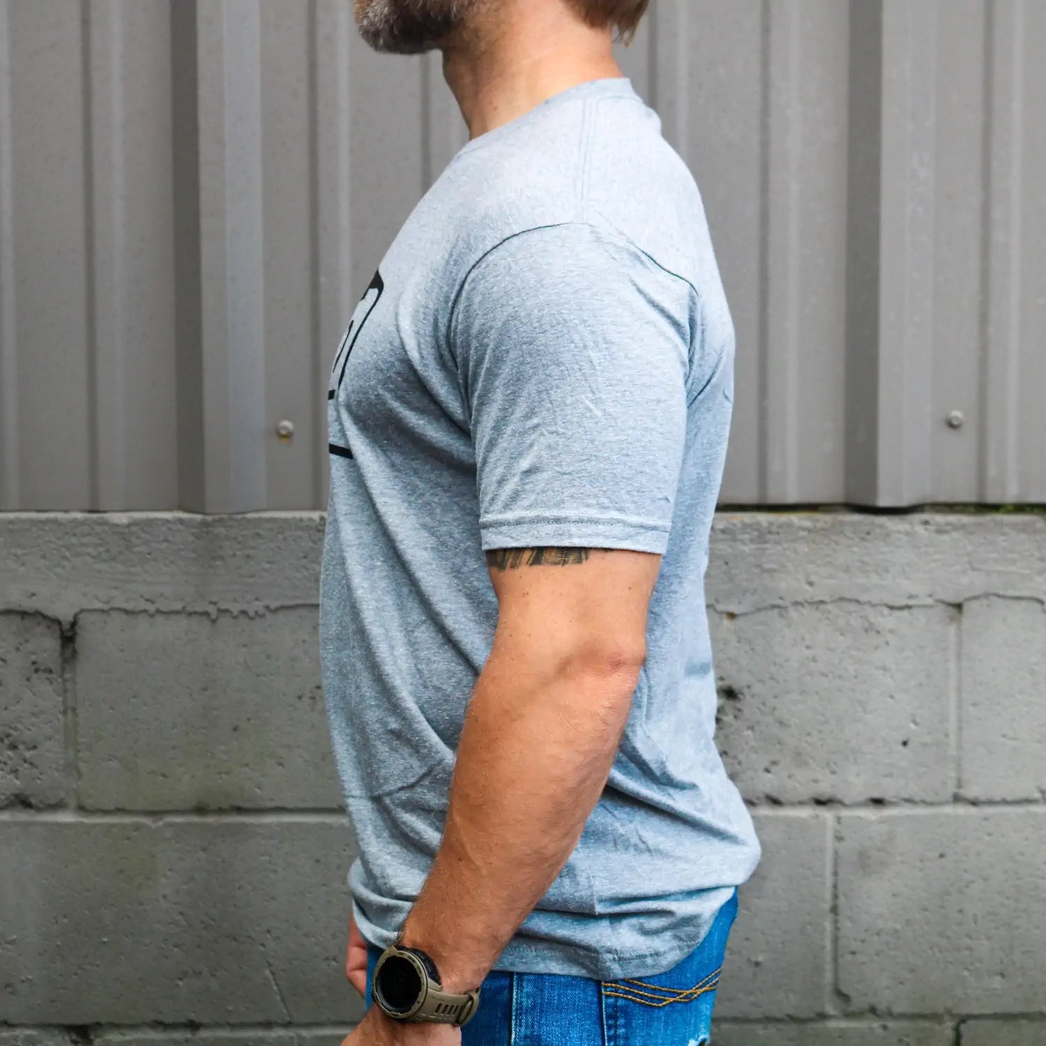 Live Armed Men's Graphic T-Shirt