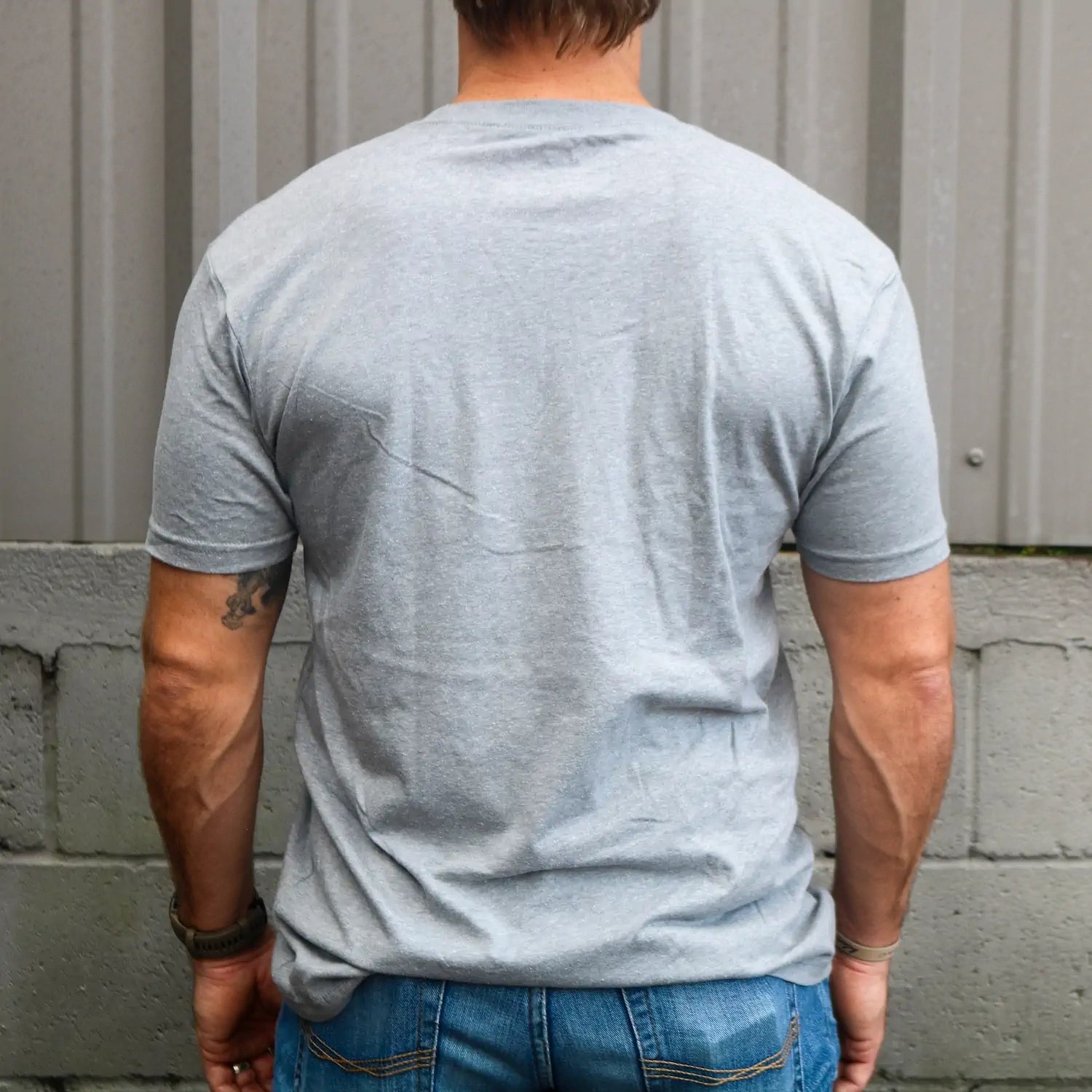 Live Armed Men's Graphic T-Shirt