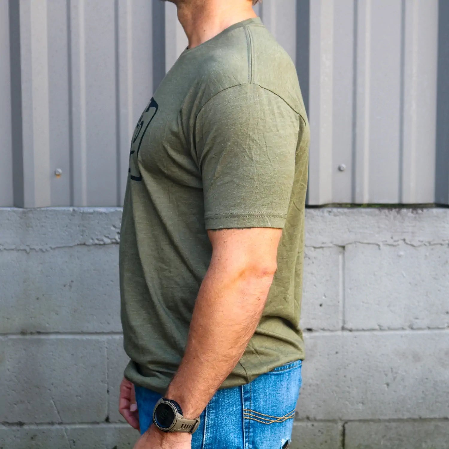 Live Armed Men's Graphic T-Shirt